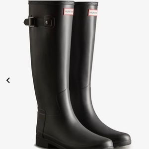 Hunter rain boots, like new. Worn only twice, perfect condition